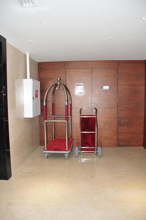 Sea View Apartment Near To The Dancing And Music Fountains Batumi Exterior foto